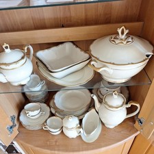 Porzellan Service mit Goldrand "Barock Kronenporzellan Handmalerei JL 1863" 