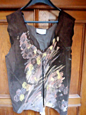 Damen- Leder-Weste -braun -vorne mit Muster - ohne Ärmel - Gr 42 (? geschätzt) -