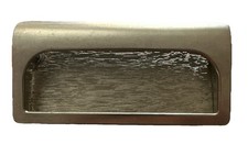 1x Muschelgriff massiv Edelstahl-Optik mit Hammerschlag Rückwand 70/80er Jahre