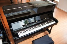 STEINWAY & SONS Klavier V-125