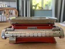 Vintage Turmwaage rot 