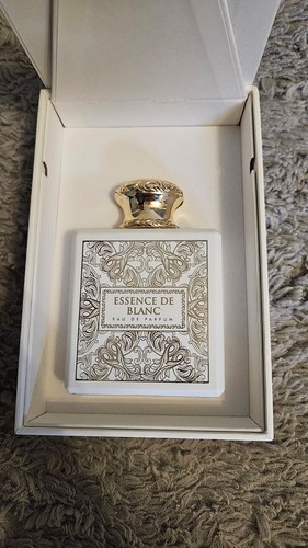 Essence blanc eau - essence, de