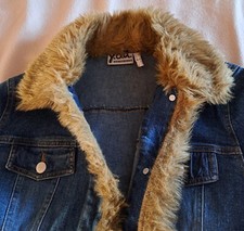 Jeans Jacke blau Fell Imitat Gr. 38 keine Taschen kurz *** neu /  ungetragen ***