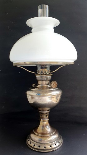 Antike petroleumlampe wunder - petroleumlampe,