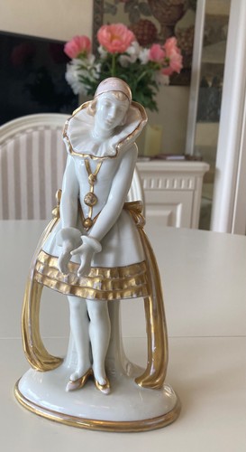 This porcelain figurine an - this,