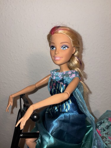 Gelenkbarbie auf einer