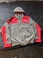 Supreme x The North Face