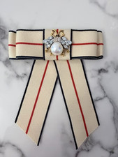 Brosche elegante Schleifenbrosche Designer Style Anstecker Pin selten Nadel Boho