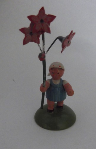 Blumenkind mit roter - , blume