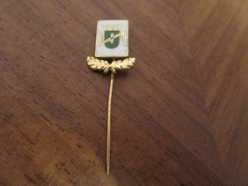 Alte anstecknadel verband - alte,