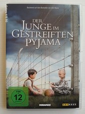 Der Junge im gestreiften