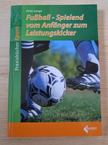 Fußball spielend vom - fußball-spielend,