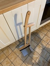 Besen Set mit Kehrblech Kehrschaufel Buchenholz Metall robust platzsparend