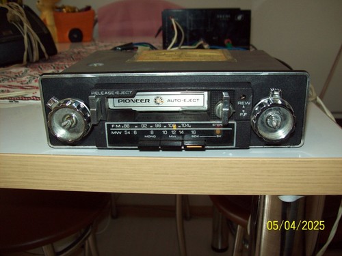 Vintage autoradio car - autoradio,