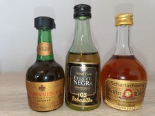 3 Vintage Miniaturen: Courvoisier Cognac, Bobadilla 103 Brandy, Scharlachberg