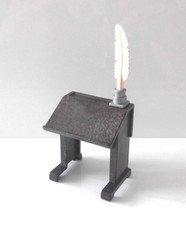 Playmobil - Schreibpult mit Feder - braun, weiß