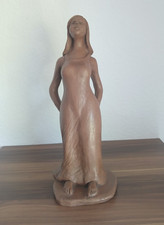 Handgefertigte Tonfigur weiblich  Frau Ausdruck von Anmut und Stärke 34 cm
