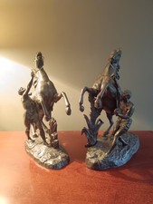 Paar Marley Pferde aus