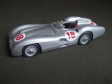 Franklin Mint  1 : 24  Mercedes - Benz W 196 R + Beilage Blätter u. OVP