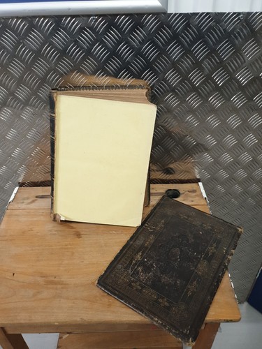 Bibel ledergebunden antik - ledergebunden,