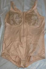 Korselett 105 D NEU  hautfarben mit Reißverschluss Susa 6343