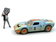 FORD GT 40 + Figure - 1965 - GULF - Auto World 1:64