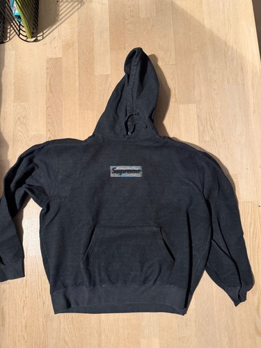 Supreme inside out box - out, logo