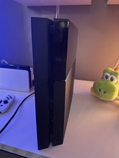 Sony PlayStation 4 500GB Spielkonsole - Schwarz (CUH-1004A)