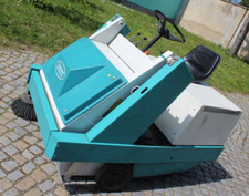 Tennant 215 E Aufsitz Kehrmaschine Elektro 36V Kehrsaugmaschine Bj.1999