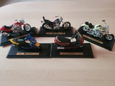 MaiSto - Motorradmodelle - Konvolut -5 - neuwertige,unbespielte Vitrinenobjekte