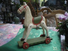 Weihnachtliche Dekofigur, Holzpferd Nostalgie auf Rädern mehrfarbig handbemalt