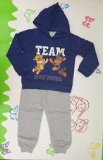 Anzug Hoodie und Hose