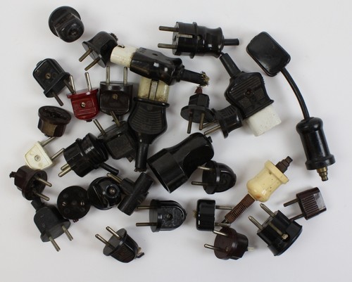 Konvolut alte stecker bakelit - stecker,,