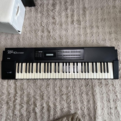 Roland synthesizer - xp-10,