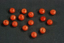 15 Stk echte Mittelmeer Koralle rund halbgebohrt aus Altbestand ca. 5 mm antik