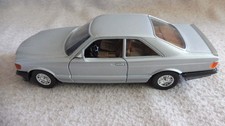 Modellauto silberner Mercedes 500 SEC,Bburago, 1:26, Italy