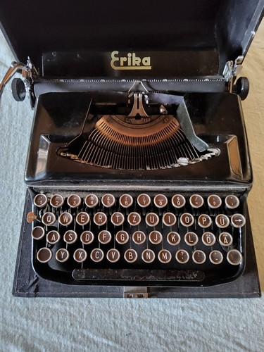 Schreibmaschine erika mit - ,