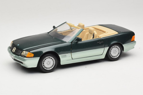 8802 mercedes 500 green - 8802,