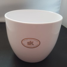 Nagelneuer Sk Blumentopf