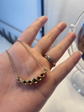 Vintage Collier von Avon um