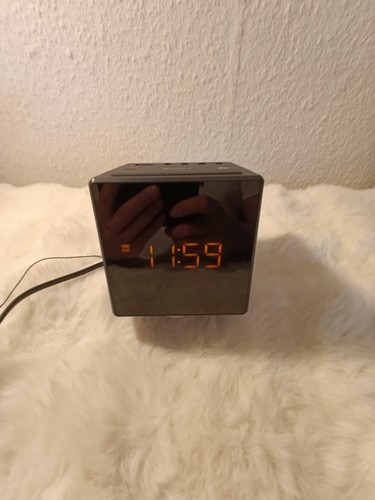Sony icf radio - icf-c1,