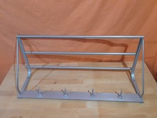 Wandgarderobe aus Aluminium