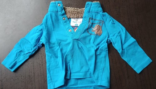 Blauer pullover mit - pullover,