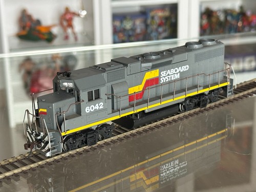 Athearn gp38 seaboard system - seaboard,