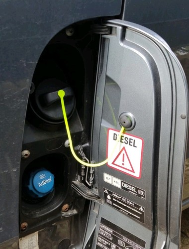 Halteband für tankdeckel - ,