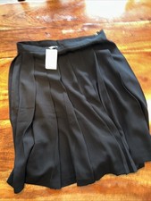 Klassischer Faltenrock in