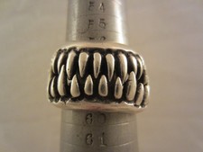 ZÄHNE FANGZÄHNE REIßZÄHNE VAMPIR HALLOWEEN MONSTER STERLING SILBER .925 RING 58