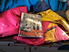 2 DDR Großfahnen/Flaggen 3,30x1,30m+Buch"Ernst Thälmann"Dietz-Verlag Berlin 1986