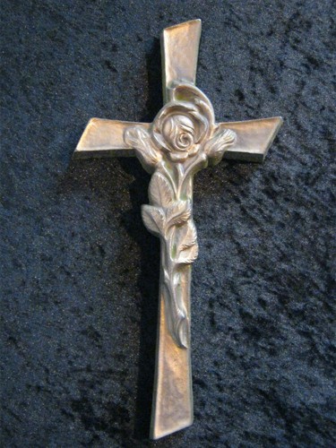 Rosenkreuz aus bronze - rosenkreuz, bronze,