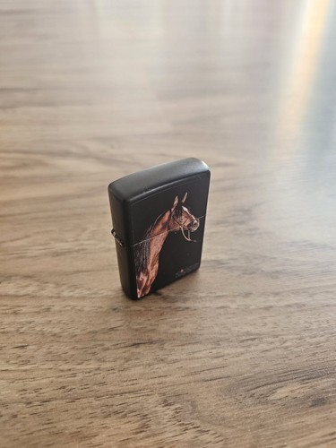 Zippo schwarz mit pferdemotiv - schwarz,